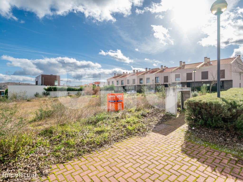 Terreno Urbano de 678 m² com Vista Deslumbrante - Quinta da Ponte T... - Grande imagem: 5/8