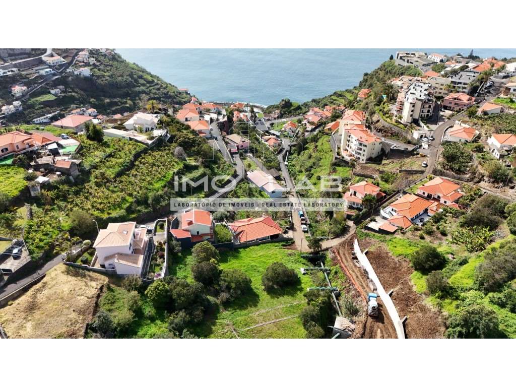 Terreno com 1033 - ENORME POTENCIAL - Calheta-16