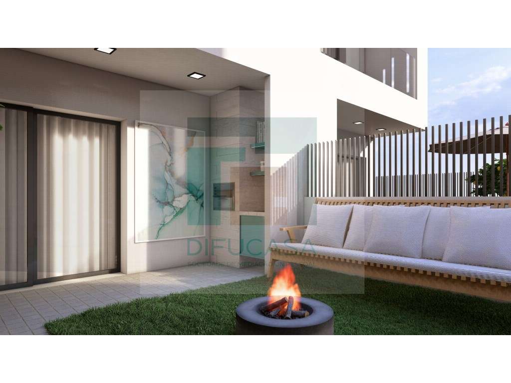 Moradia Geminada T3+1 com 2 Suítes-4