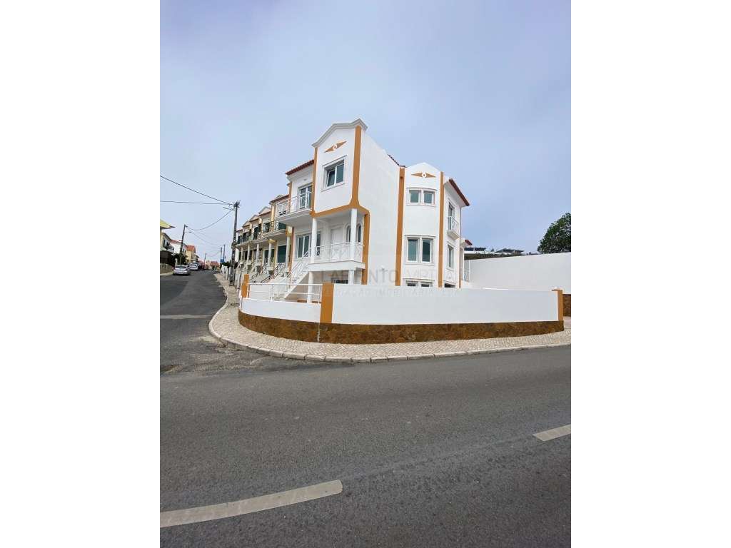 Vende-se excelente Moradia V3+1 na Ericeira, com vista mar.-28