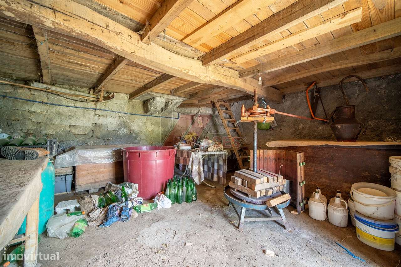 DUAS MORADIAS E ANEXO EM REVELHE - FAFE!-9