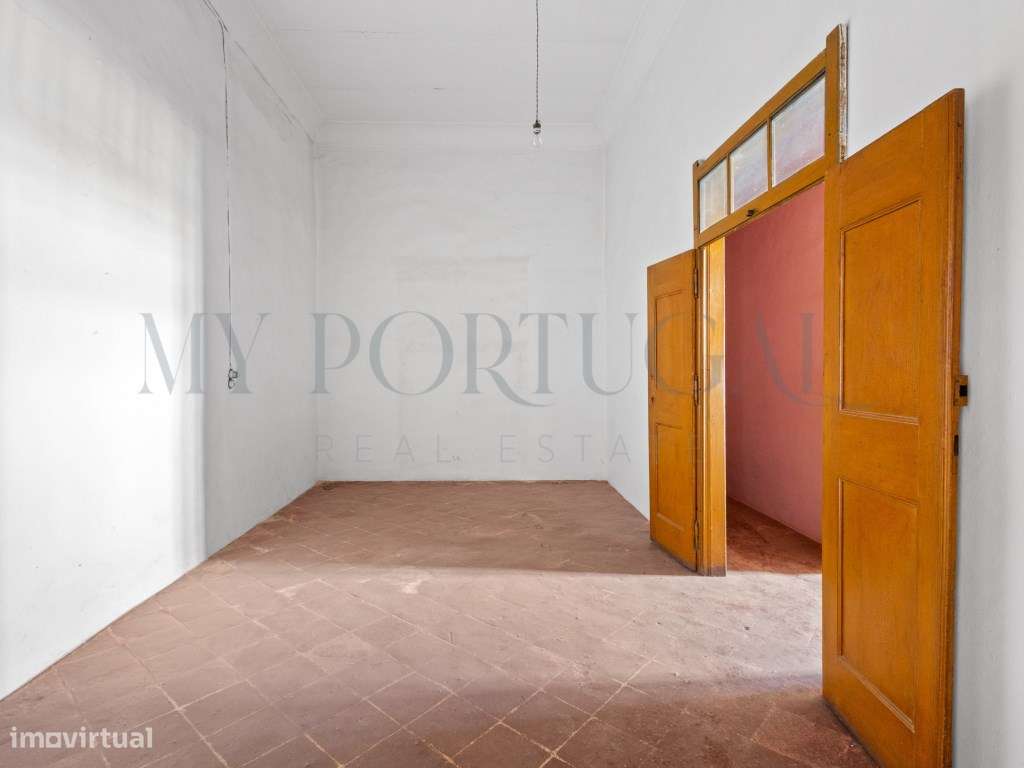 Solar Histórico de 1936 com Grande Quinta no Centro da Vila Oportun...-15