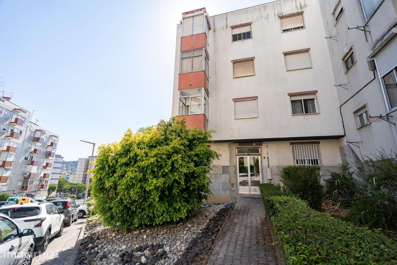 Apartamento T2 em Lisboa com Excelente Localização e Conforto-17