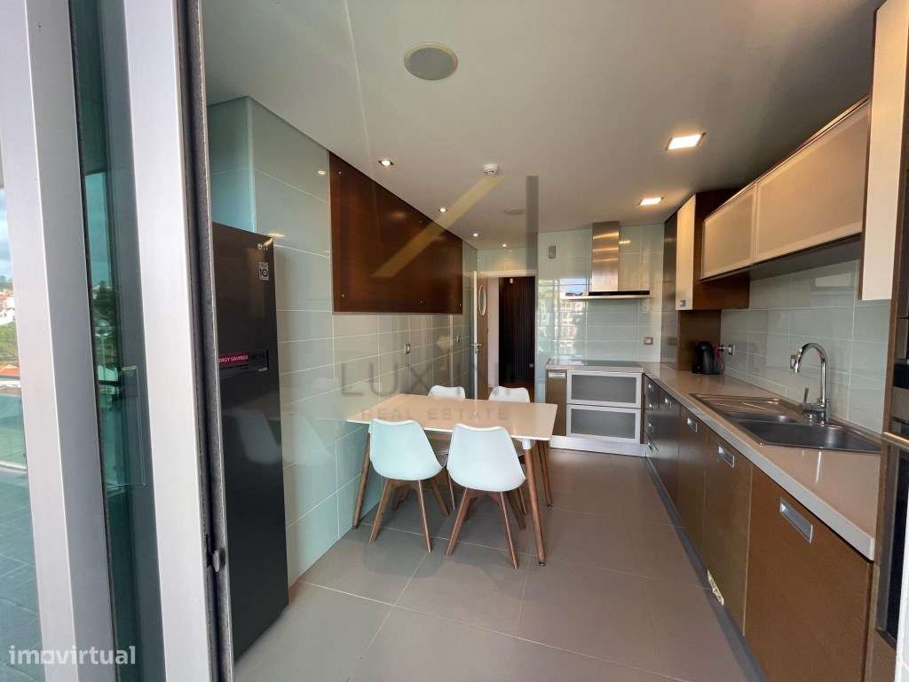 Apartamento T1, com varanda ampla e vista mar em Setúbal-11