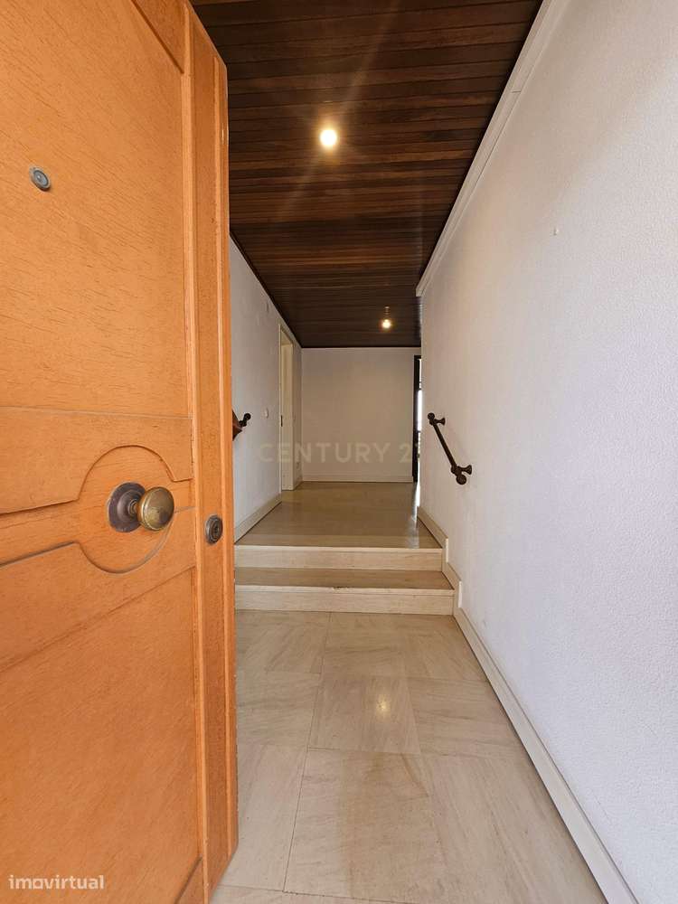 Apartamento T3 com terraço e garagem Condomínio Santa Catarina, Centro - Grande imagem: 4/32