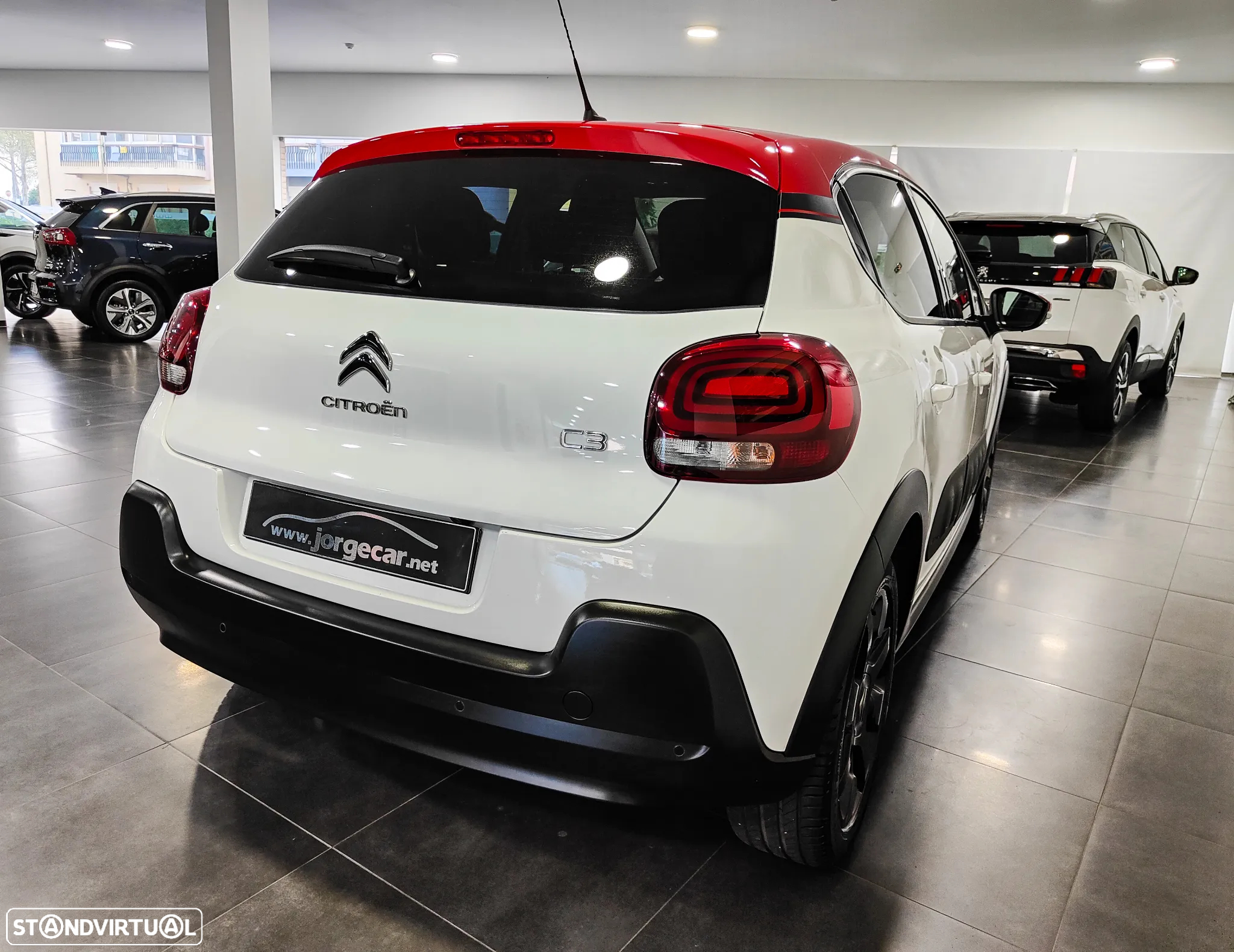 Citroën C3 1.2 PureTech Shine - 15