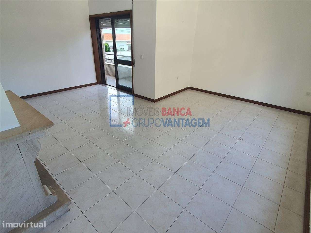 Apartamento T2 C/ Garagem Box - Grande imagem: 4/20