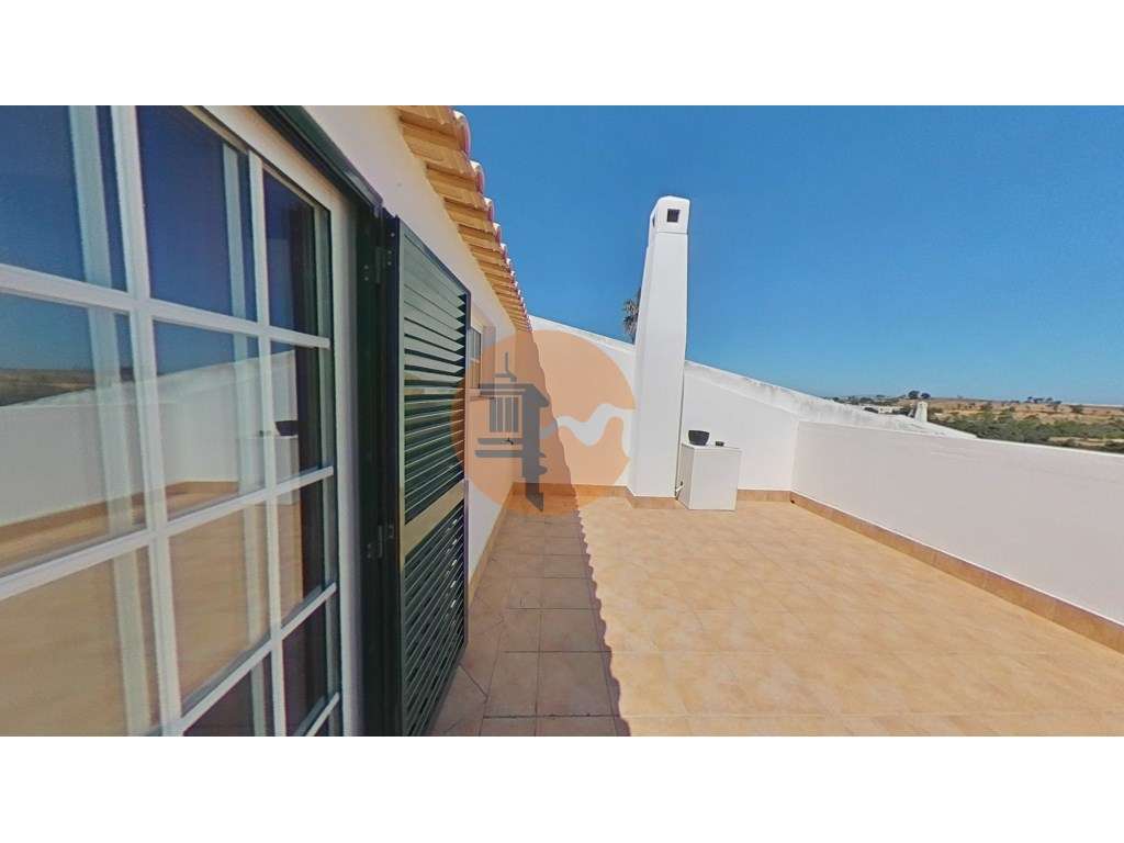 Fantástica Moradia com Piscina para venda-55