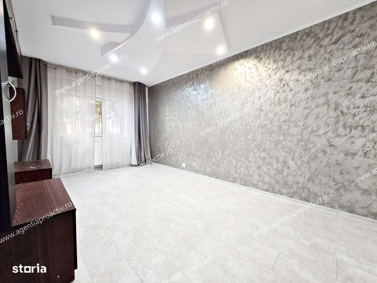 Apartament cu 3 camere, pretabil și pentru activitati comerciale.-1