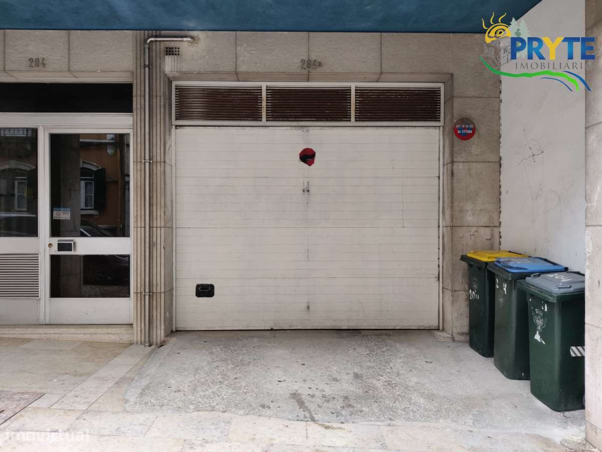 Apartamento T1+1 situado em Campolide-1