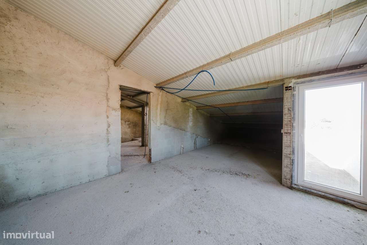 Moradia T3 Isolada por Renovar | Bairro Novo da Jardia, Montijo-9