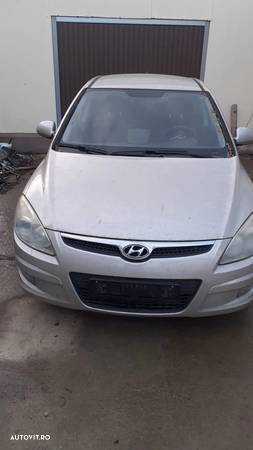 Amortizor stanga fata  Hyundai I30 1.4 benzina - 1