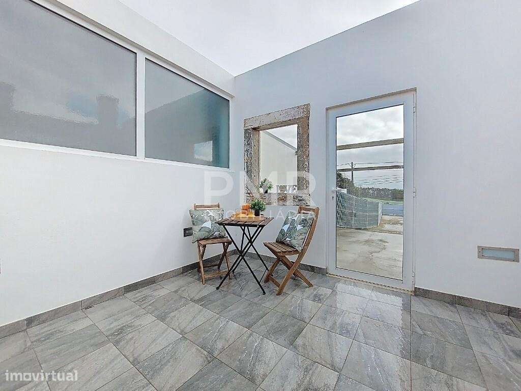 Moradia totalmente renovada com espaço exterior – Vale de Figueira-16