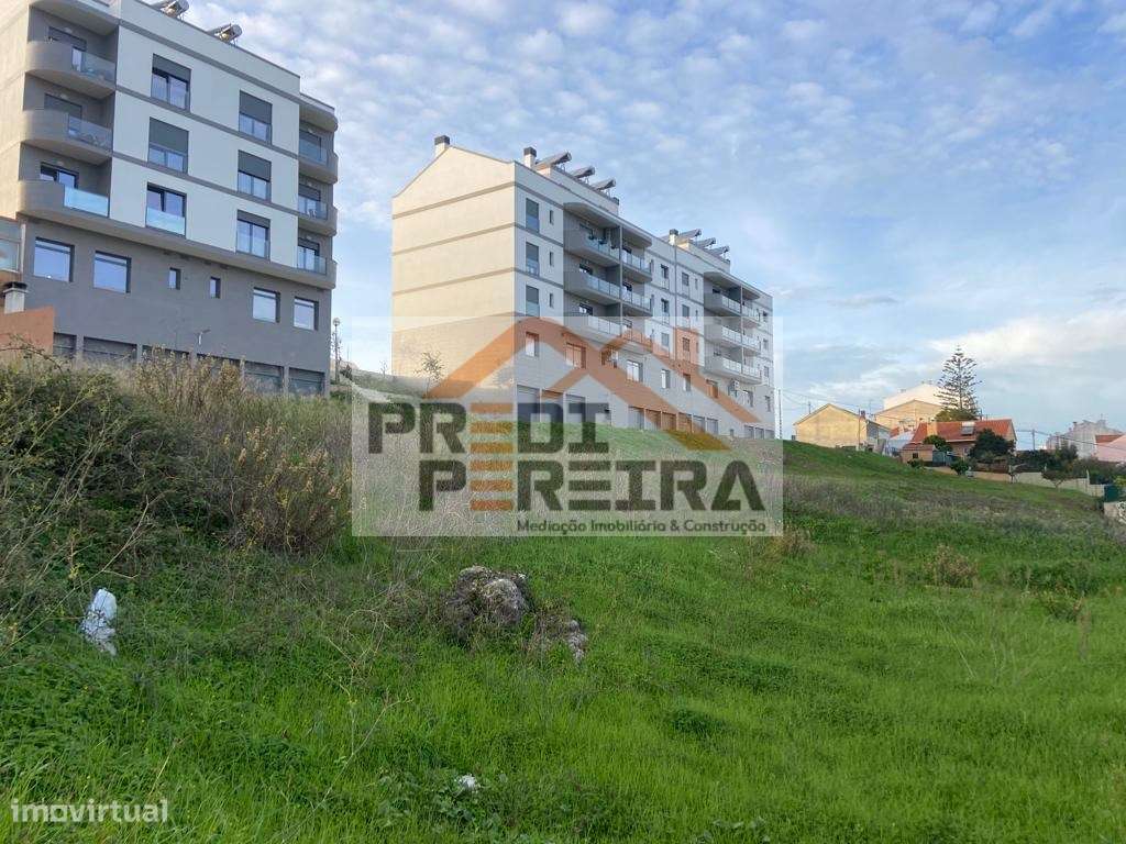 Lote de terreno urbano com 225 m2, para moradia geminada, composta ... - Grande imagem: 4/14