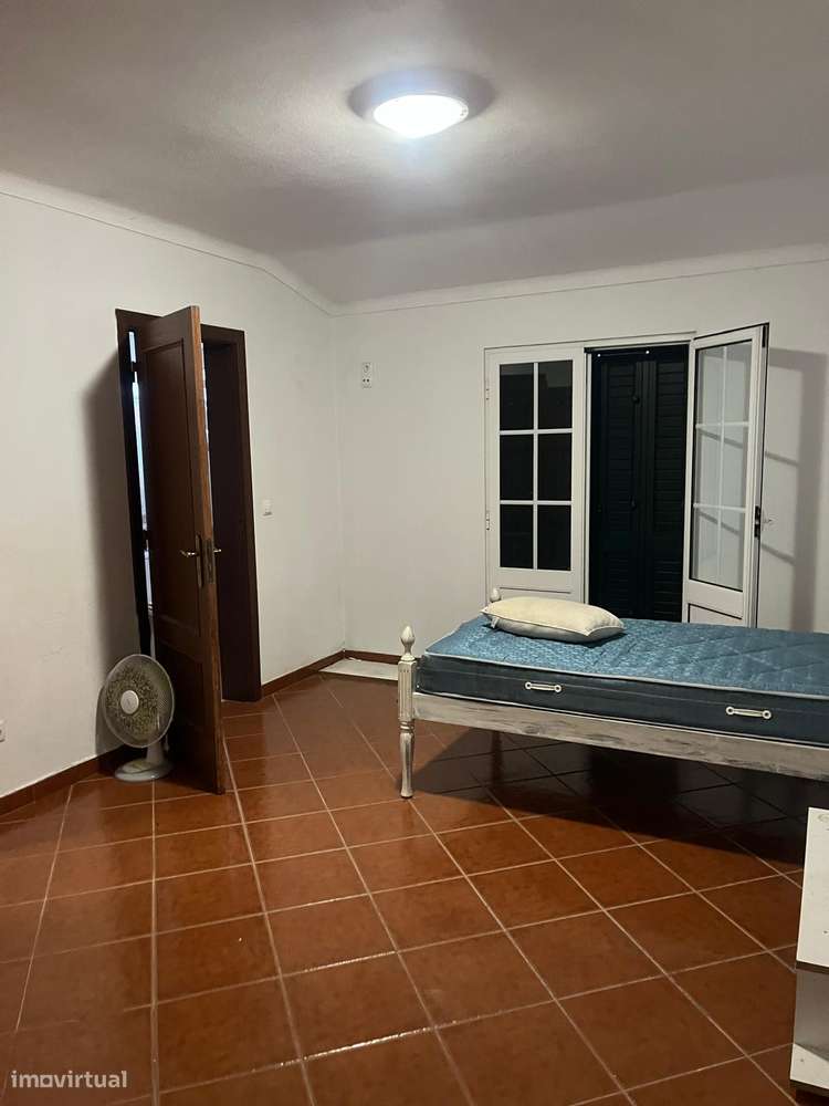 Moradia Bi-Familiar - Grande imagem: 5/13