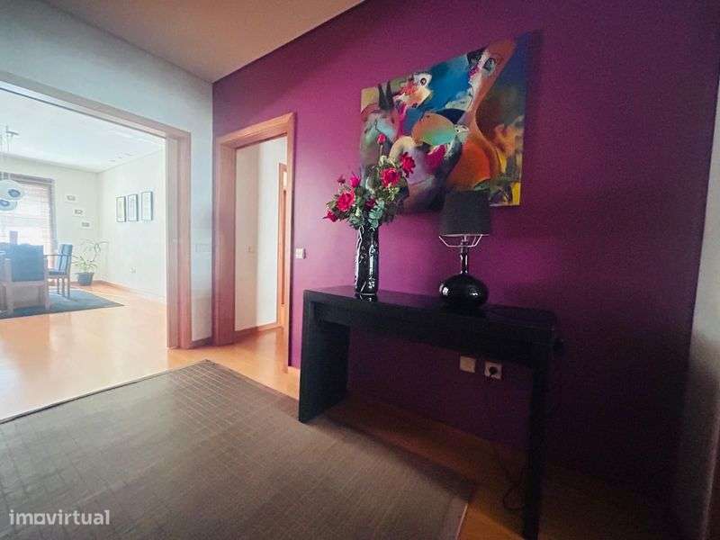 T2 com Terraço Excelente Localização - Junto ao Metro - Grande imagem: 4/12