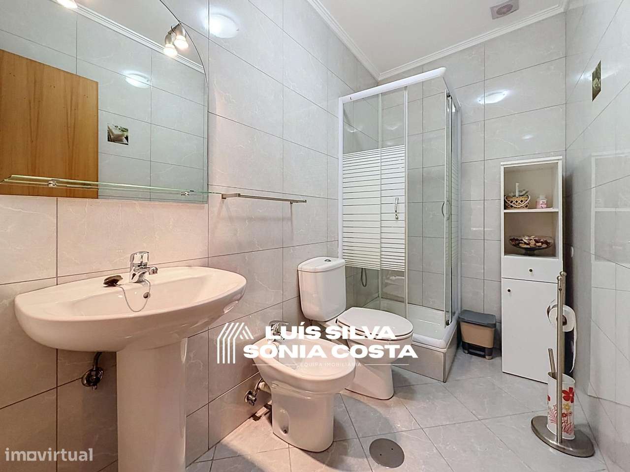 Espaçoso Apartamento T2 c/ Varanda, Garagem & Arrumos Fechados...-21