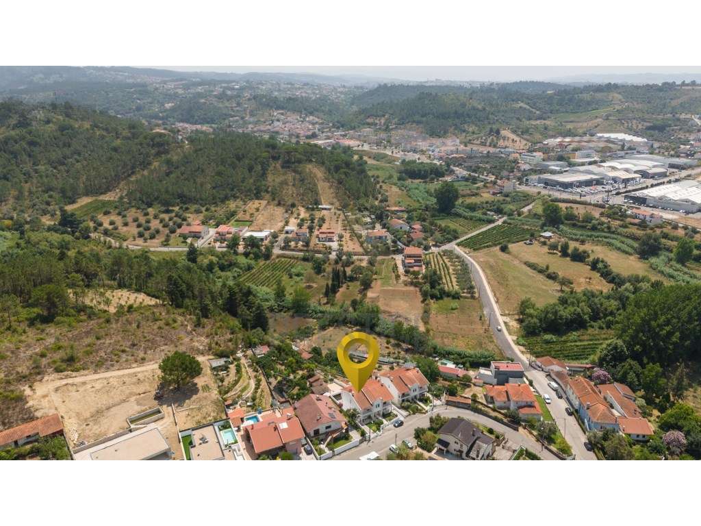 Moradia T3 + 1 em Eiras-36