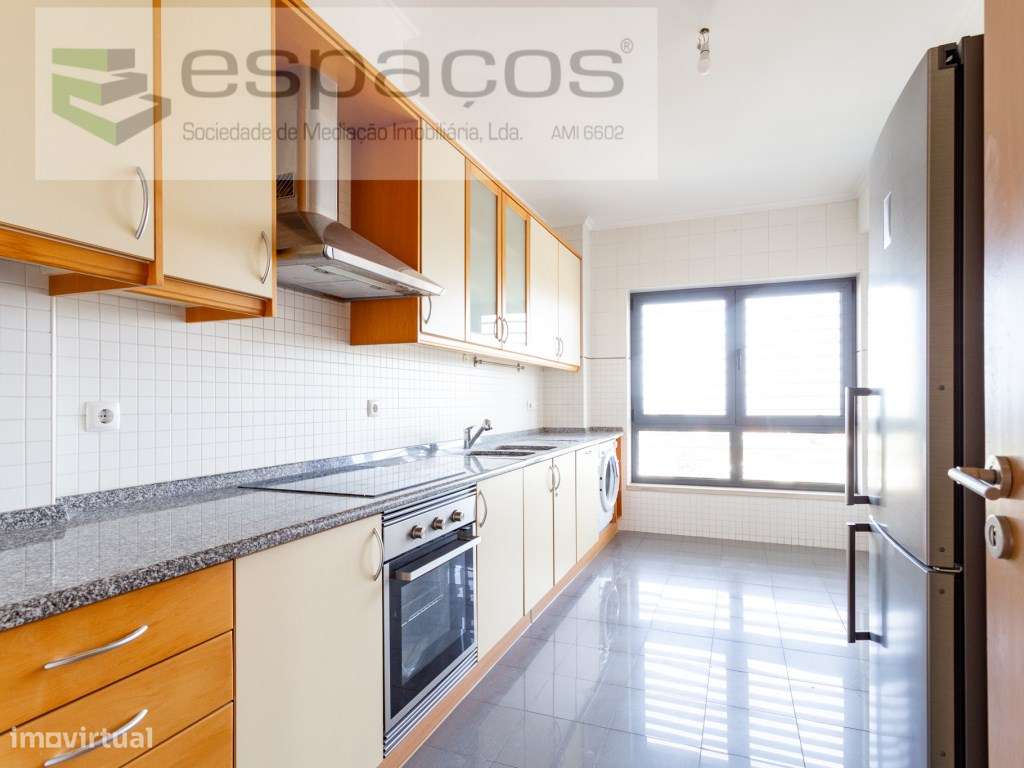 T2 na Quinta da Parreirinha, Vista rio, Parqueamento e arrecadação-0