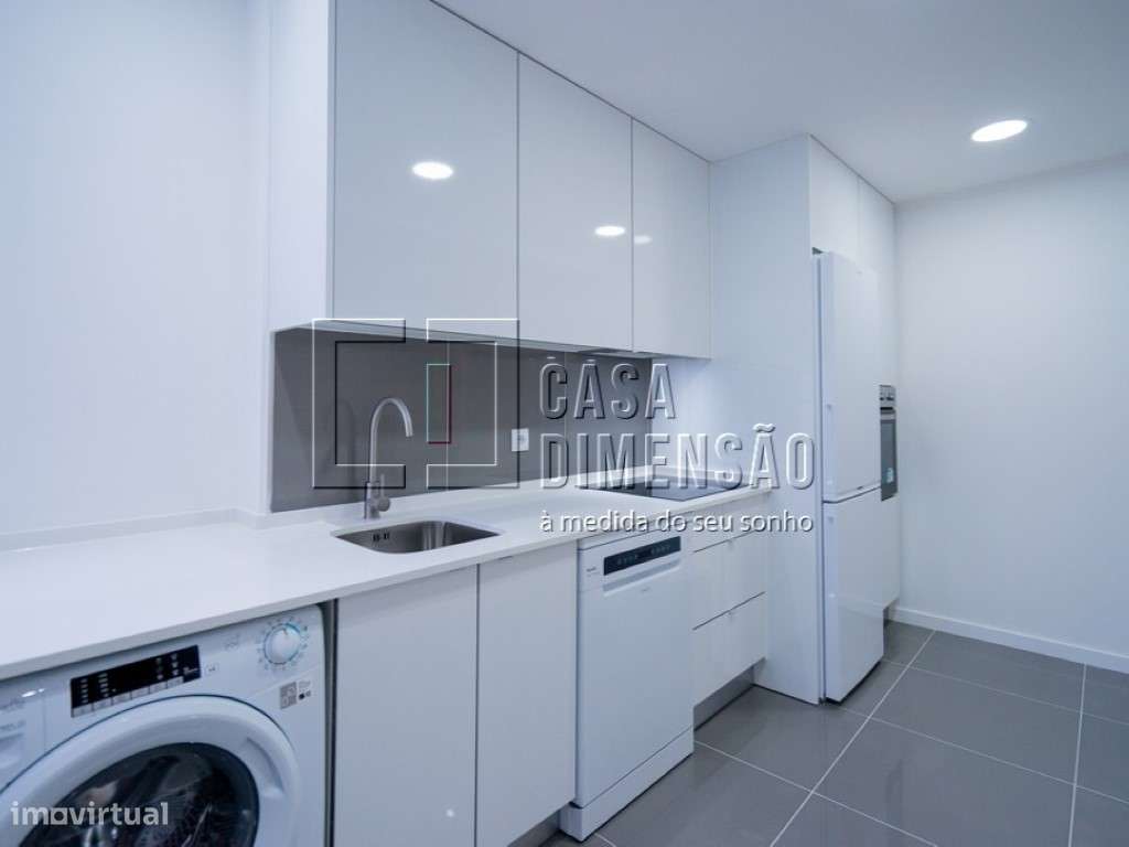 Apartamento de tipologia T2, em fase de Remodelação, no Cacém!!-7