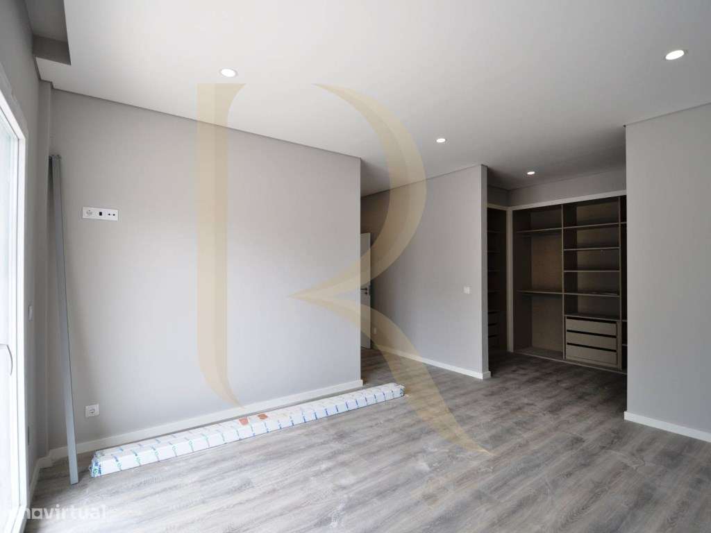 Moradia isolada nova T4+1 com piscina e garagem em Brejos de Azeitão-16