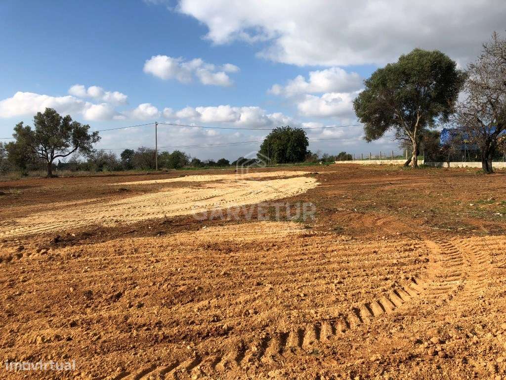 Terreno urbano a 5 minutos da Praia, Almancil, Algarve - Grande imagem: 2/14