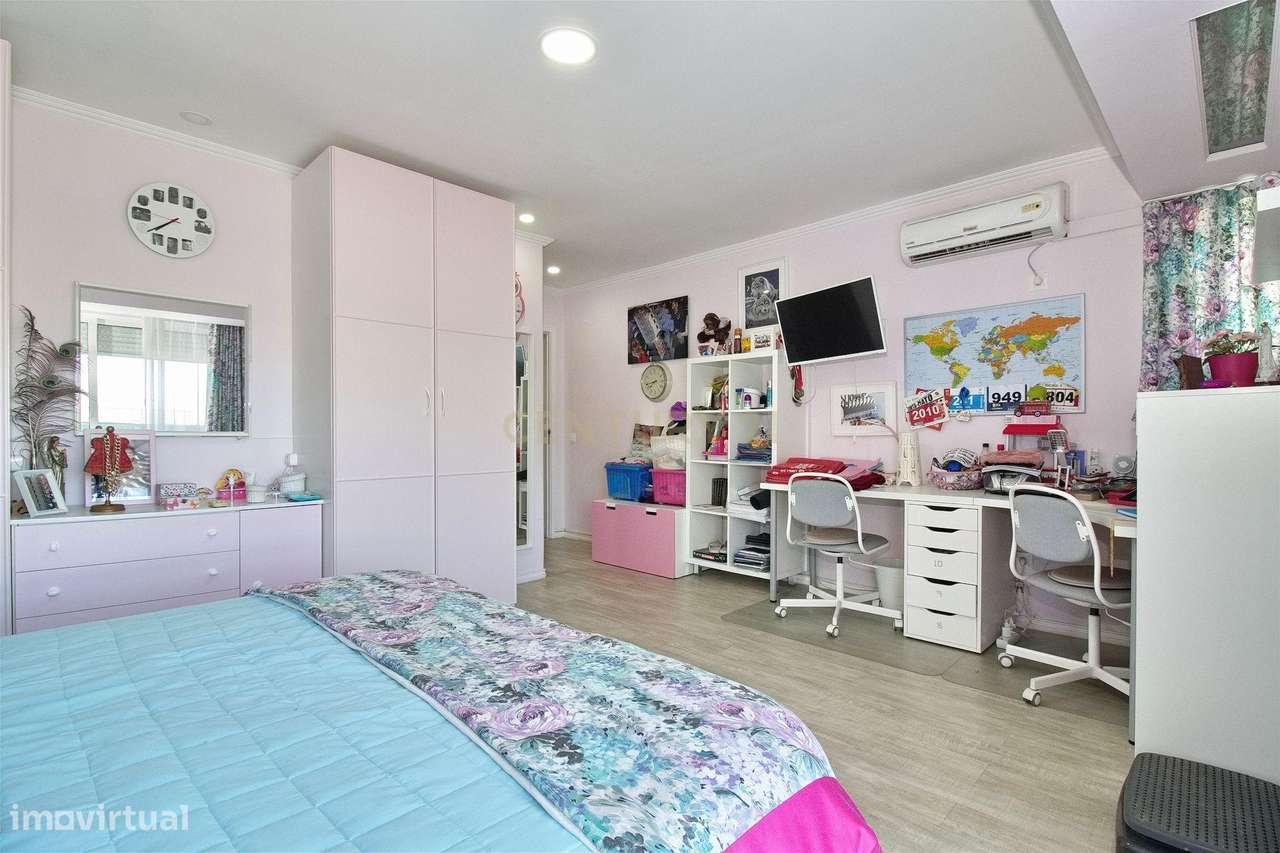 Apartamento T6 com Terraço e Vista 360º em Campolide - 314m²-22