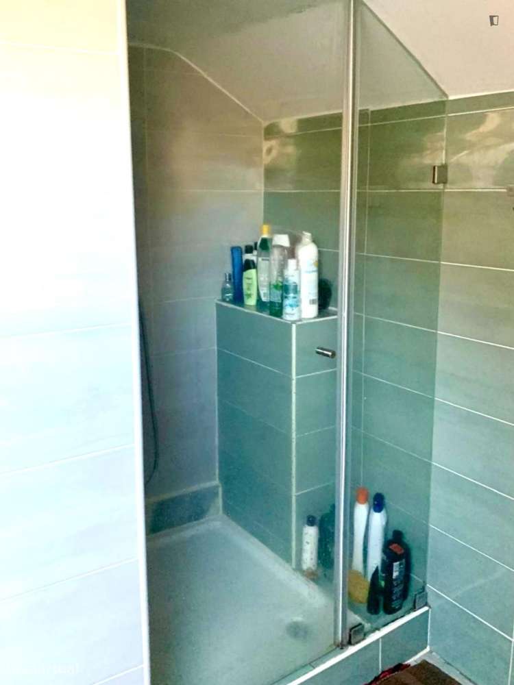 Quarto - localizado em Bairro do Sol Coimbra - Grande imagem: 2/12