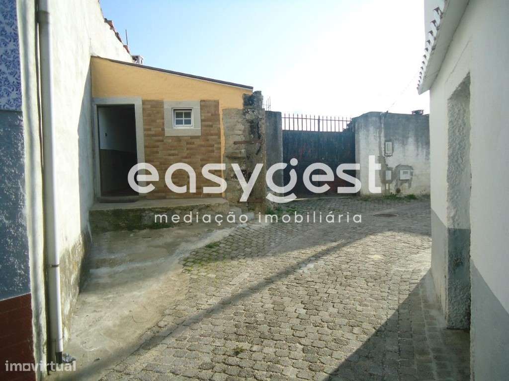 Quintinha rustica tipologia T1 no centro da vila de Alcains - Grande imagem: 2/50