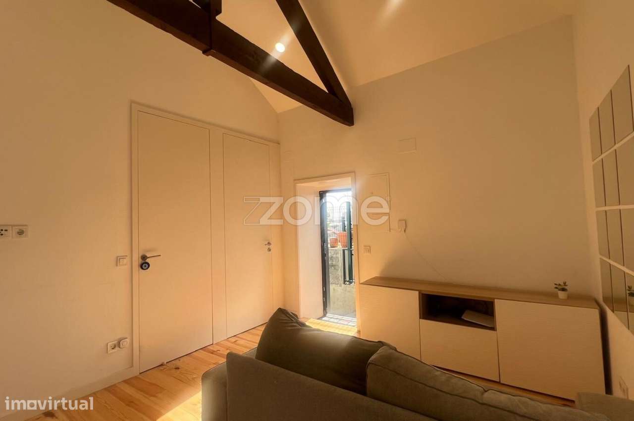 Moradia T2, renovada, com terraço e anexo, centro do Porto - Grande imagem: 4/57