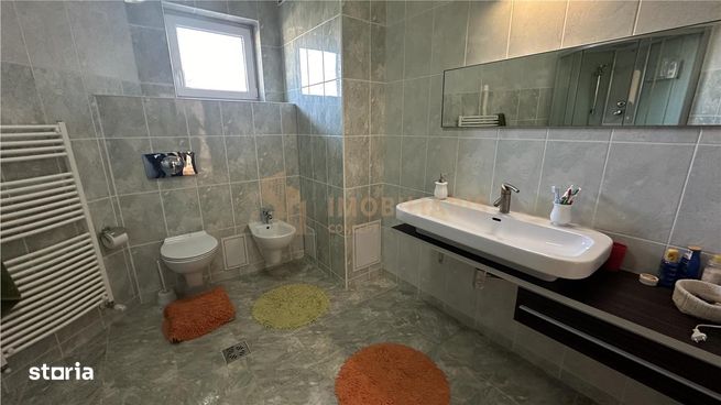 Casa de vanzare, zona Branduselor-14