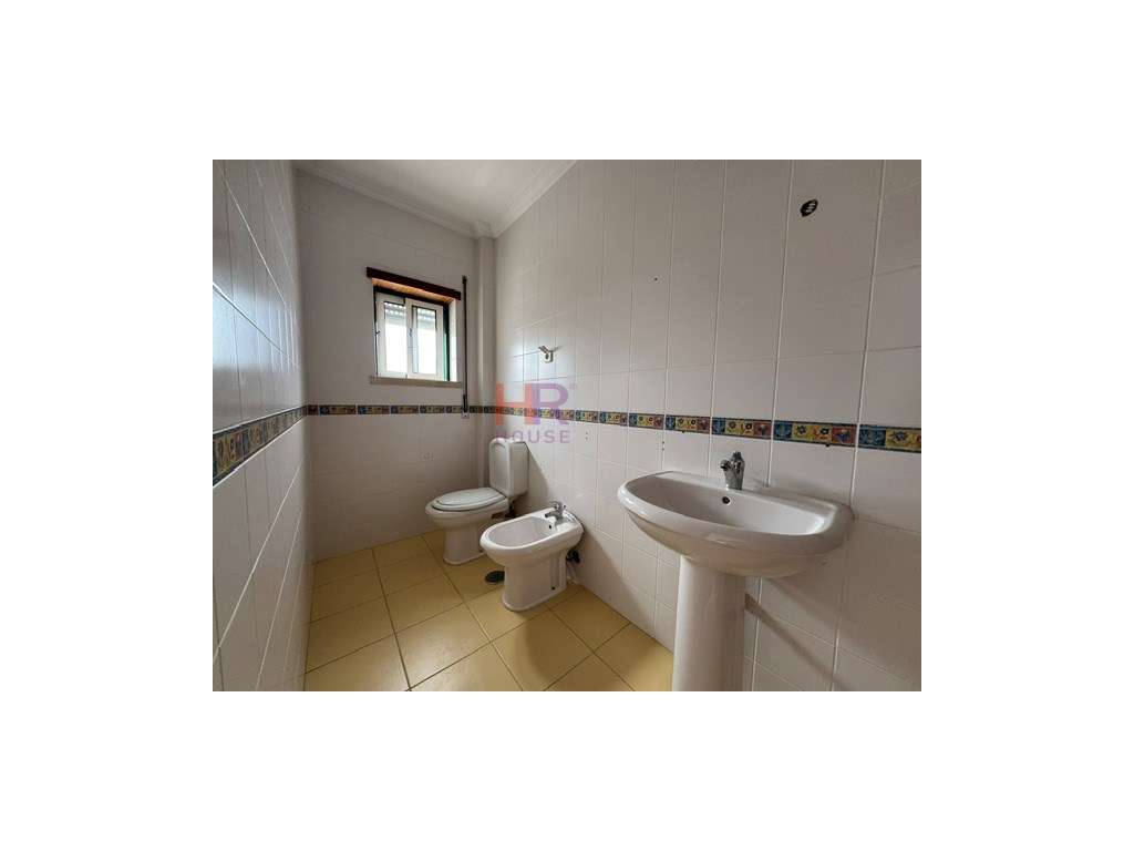 Apartamento T3 com suíte e varandas em São Silvestre, Coimbra.-6