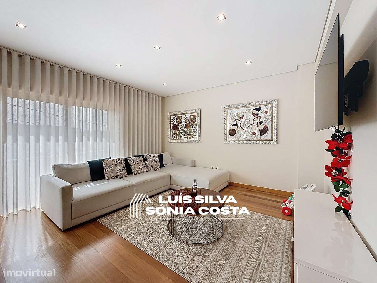 Moradia T4 Excelente Estado e Áreas | 2 Suites, Jacuzzi, Painéis...-3