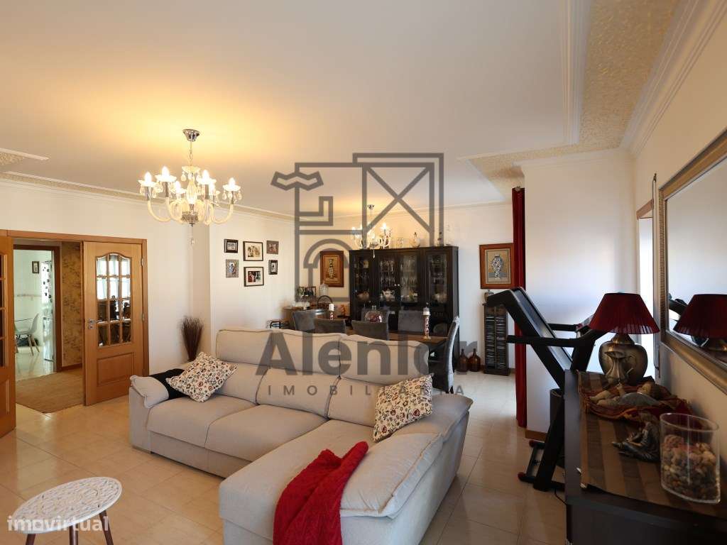 Excelente T3 com Box em Alenquer-1