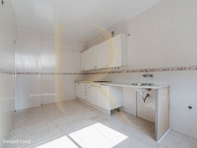 Apartamento T3 com elevador nas Paivas - Amora-5