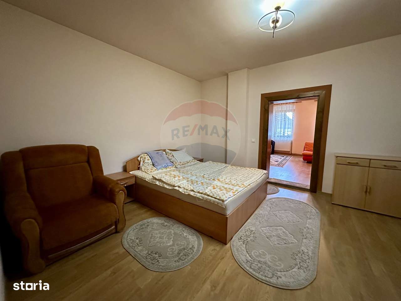 Casă  cu 5 camere de vânzare in Apos - Imagine principală: 3/8