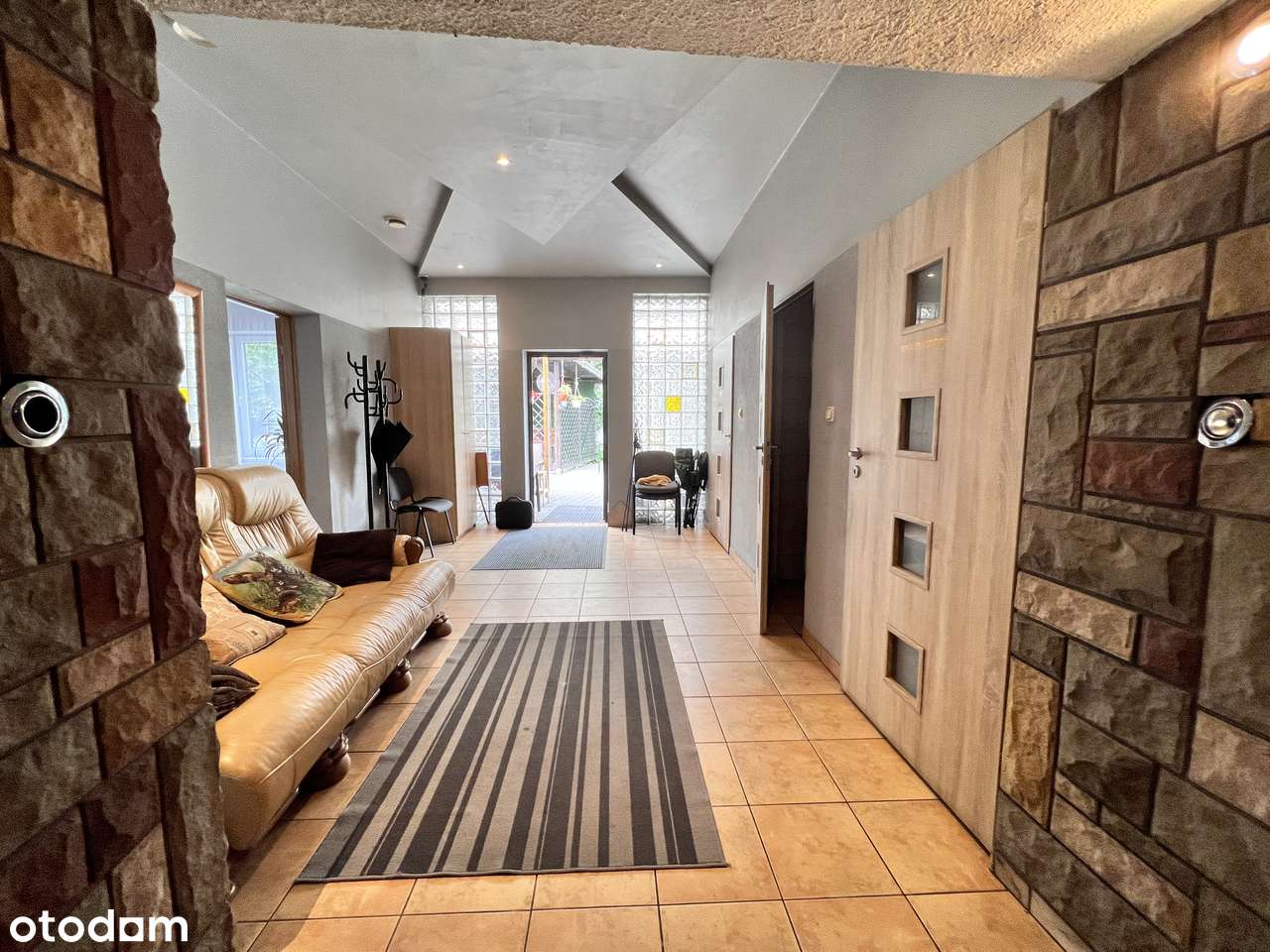 Budynek handlowo-usługowy Sosnowiec ul.Czarna.-6