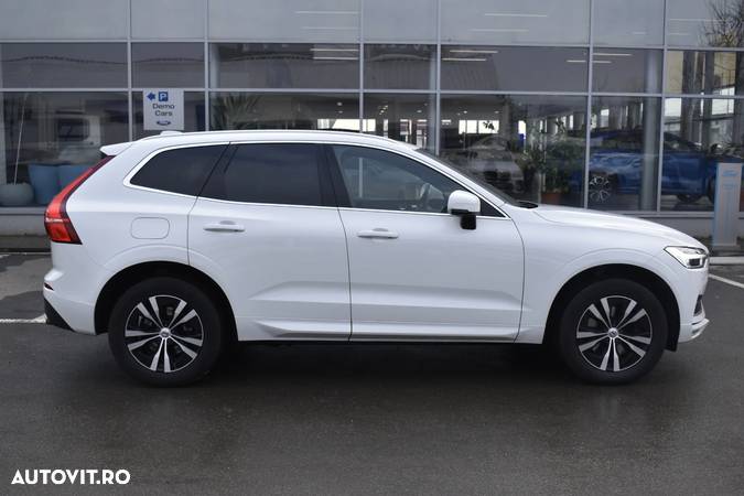 Volvo XC 60 B4 D AWD Geartronic Momentum Pro - 9