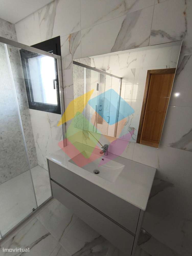 Moradia em Lobão, moderna, luminosa e pensada para o conforto da fam?-53