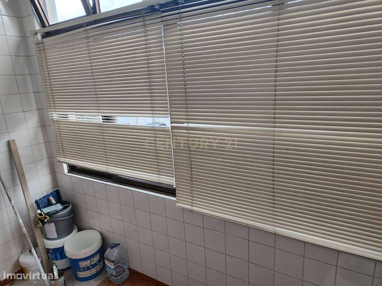 Apartamento T2 com Garagem e Varanda em Marco de Canaveses (centro) - Grande imagem: 5/19