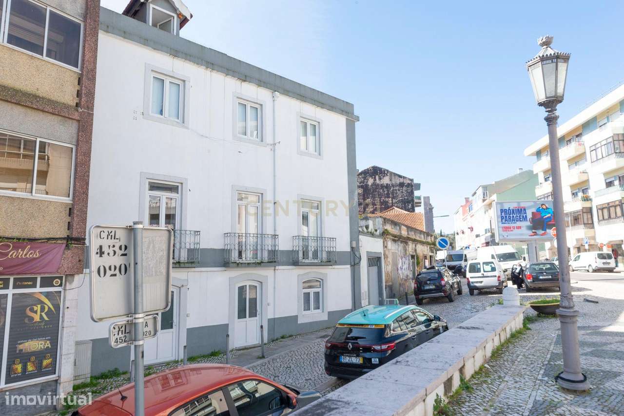 T1 com Vista Cidade em Camarate, arrendado até Maio 2027.-12