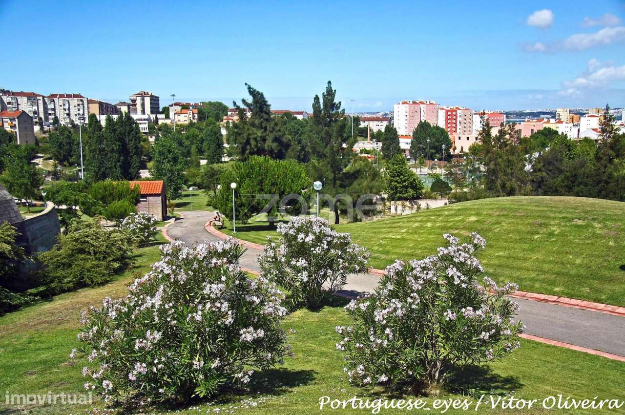 Apartamento T2 renovado no Barreiro-12