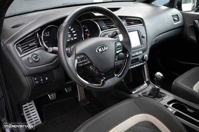 Kia Ceed SW 1.6 CRDi GT Line - 18