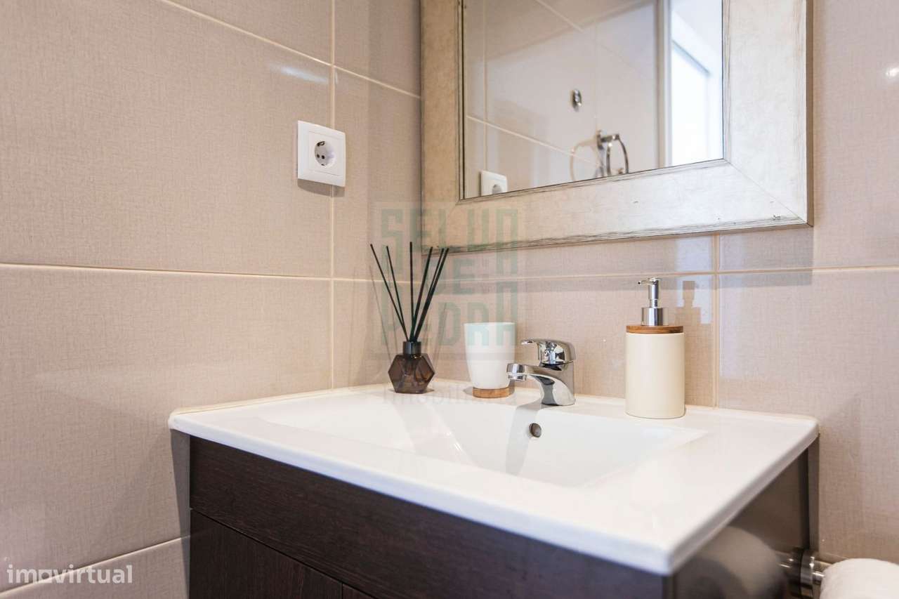 Moradia V2 mobilada e equipada para AL-30