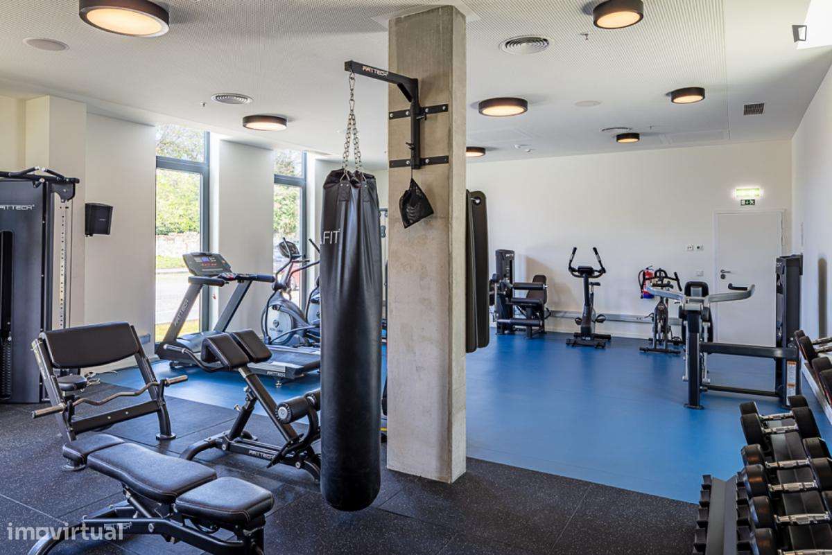 Residência com 86 quartos - localizado em Paranhos Porto - Grande imagem: 5/9