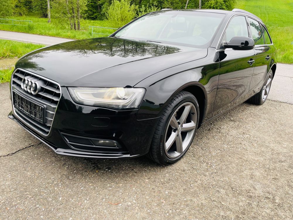 Audi A4 B8 2.0 TDI DPF Attraction 2012