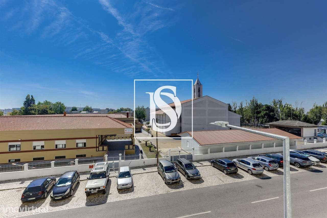 Apartamento T2  com orientação sul, arrecadação e excelente Localizaçã-19