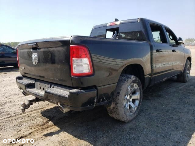 Bok Lewy Połowa Paki Dodge RAM 5.7f 2019- - 6