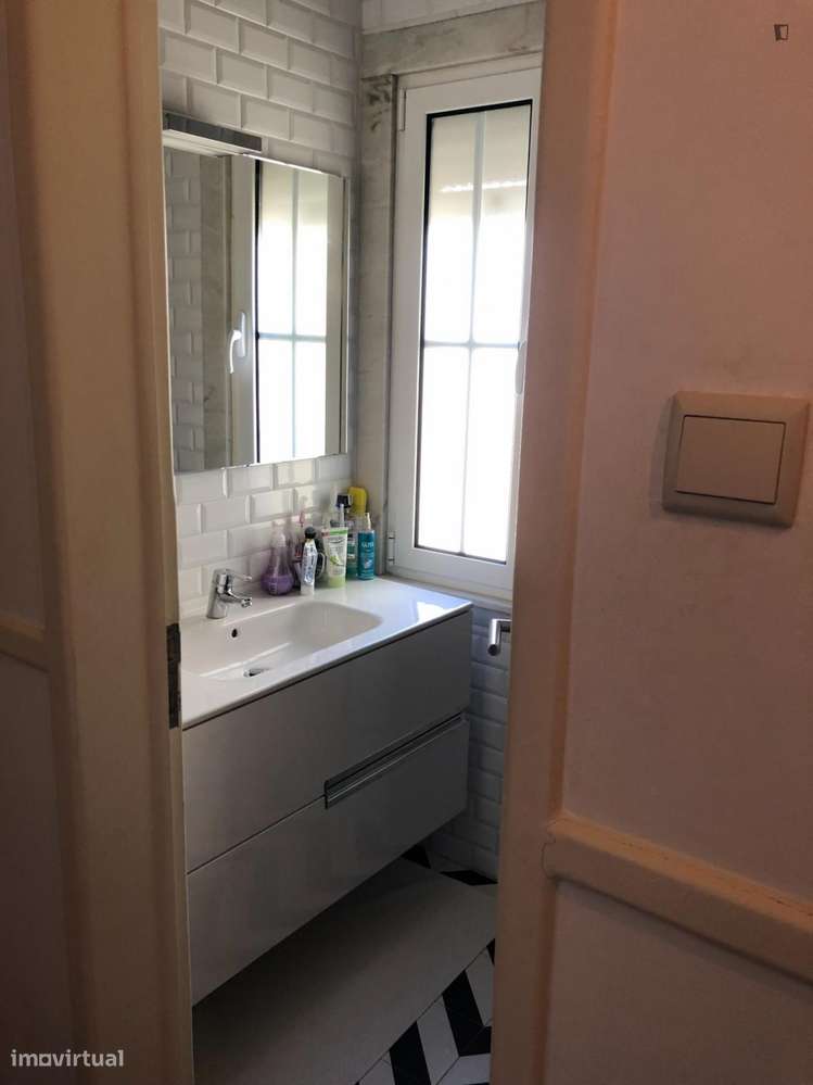 Quarto - localizado em Sete Rios Lisbon - Grande imagem: 4/14