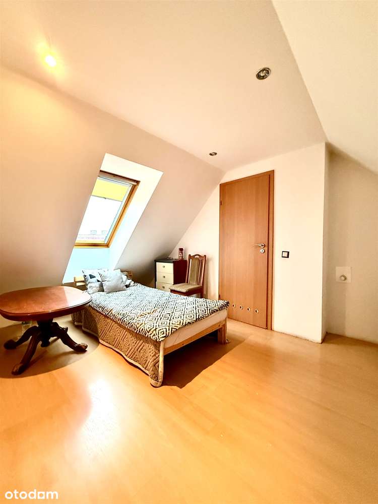 Duże dwupoziomowe mieszkanie na Przecławiu /balkon i dwie łazienki-13